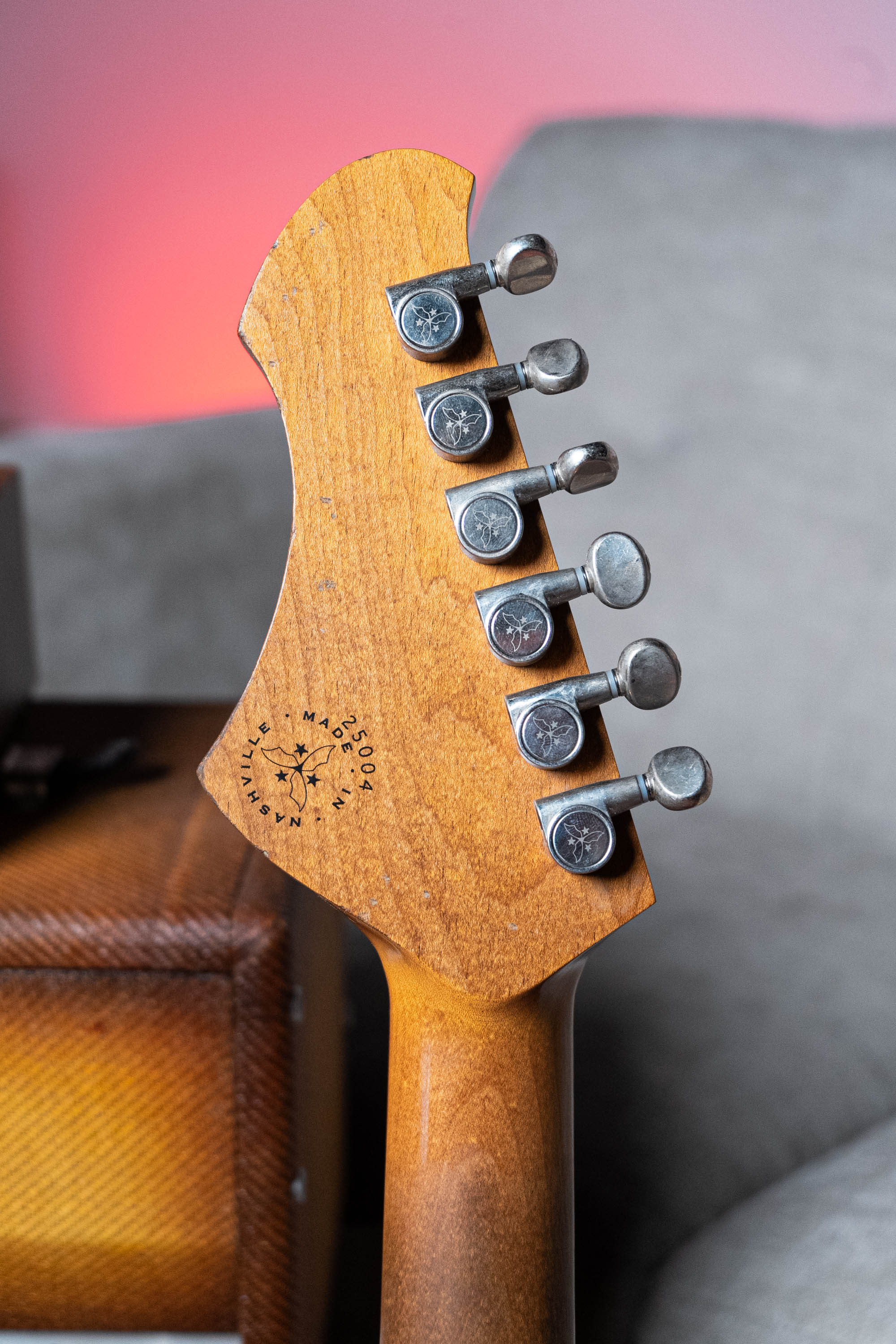 Novo Idris HSS in Shell Pink – Novo Guitars