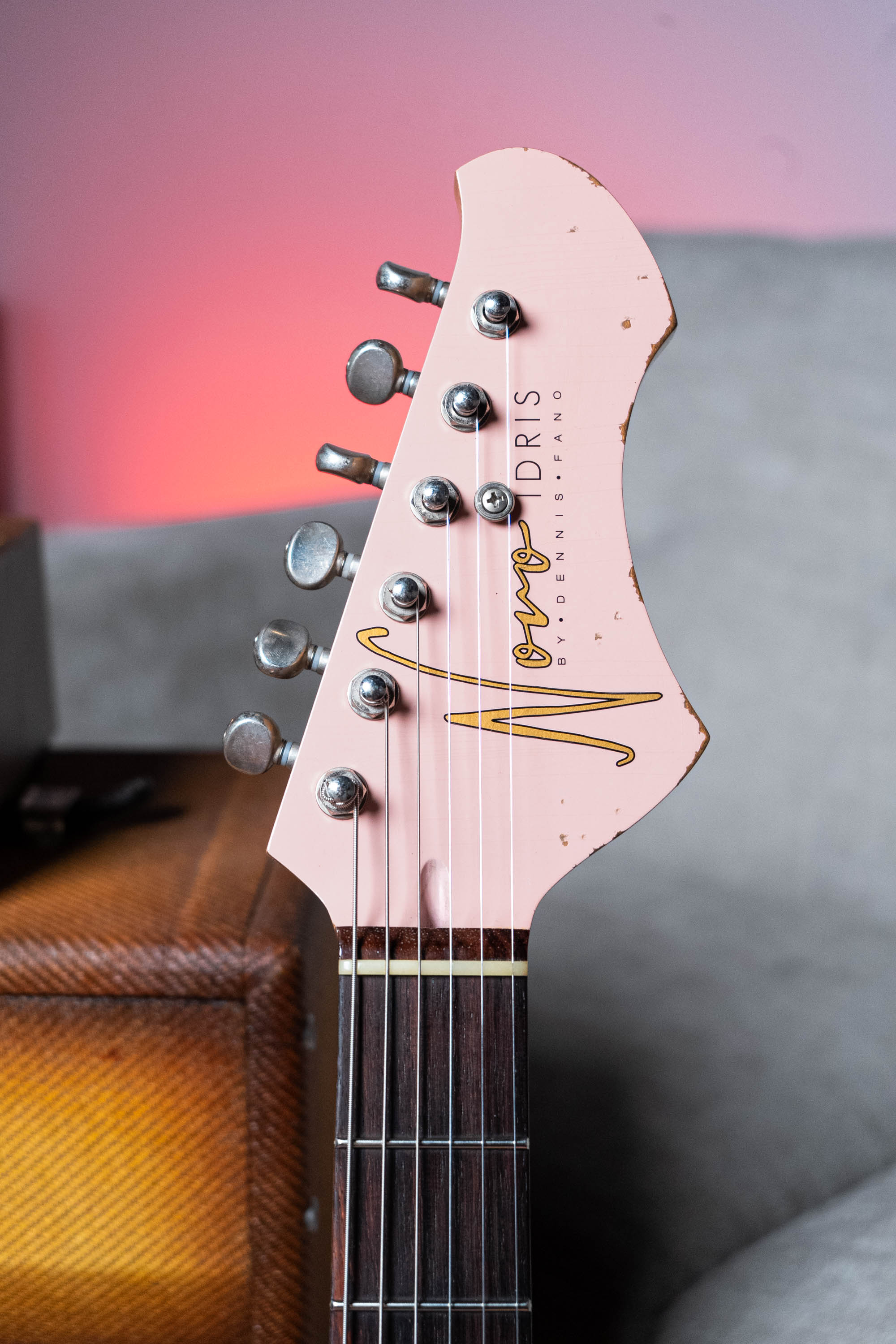 Novo Idris HSS in Shell Pink – Novo Guitars