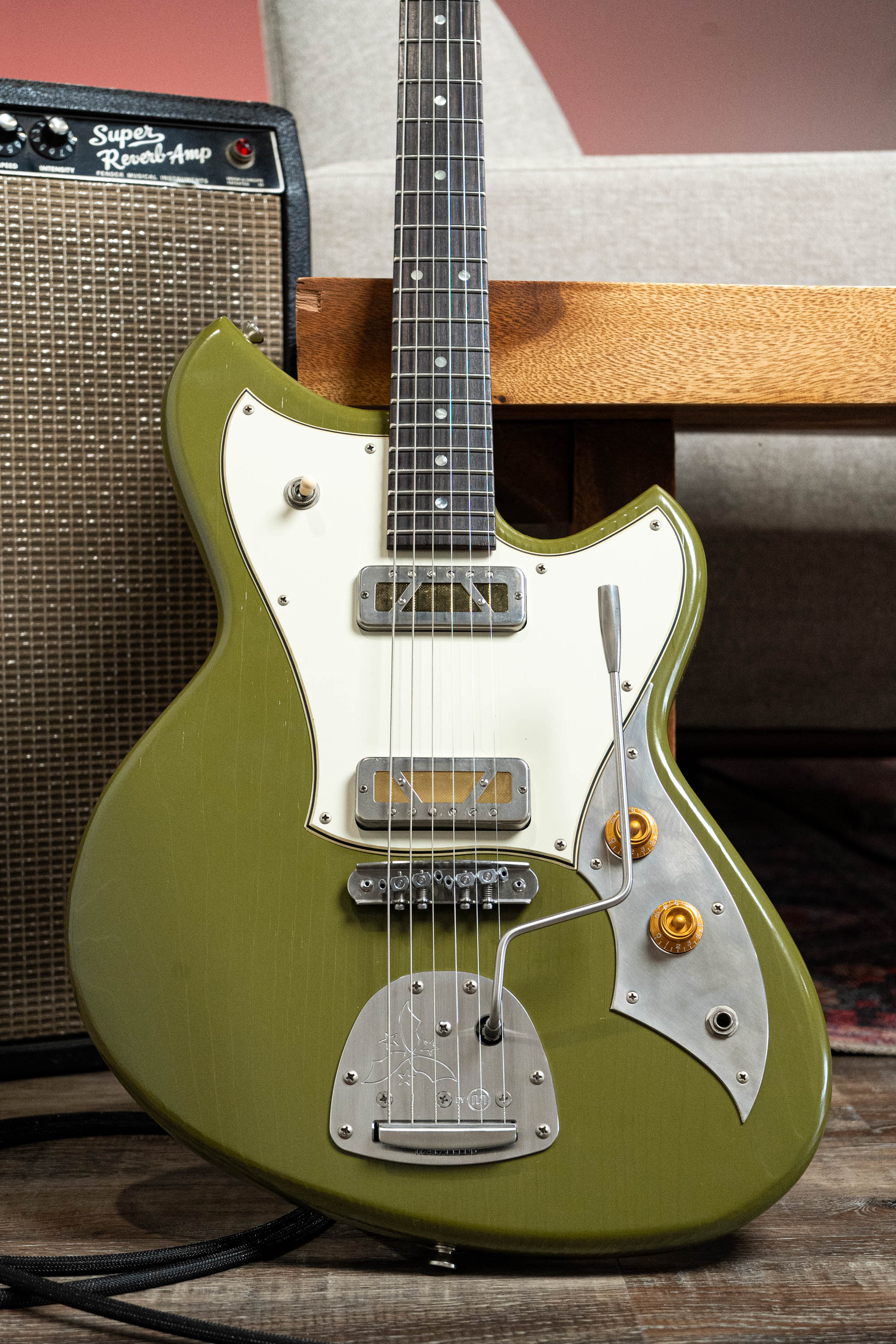 Novo Serus J in Uffington Green – Novo Guitars