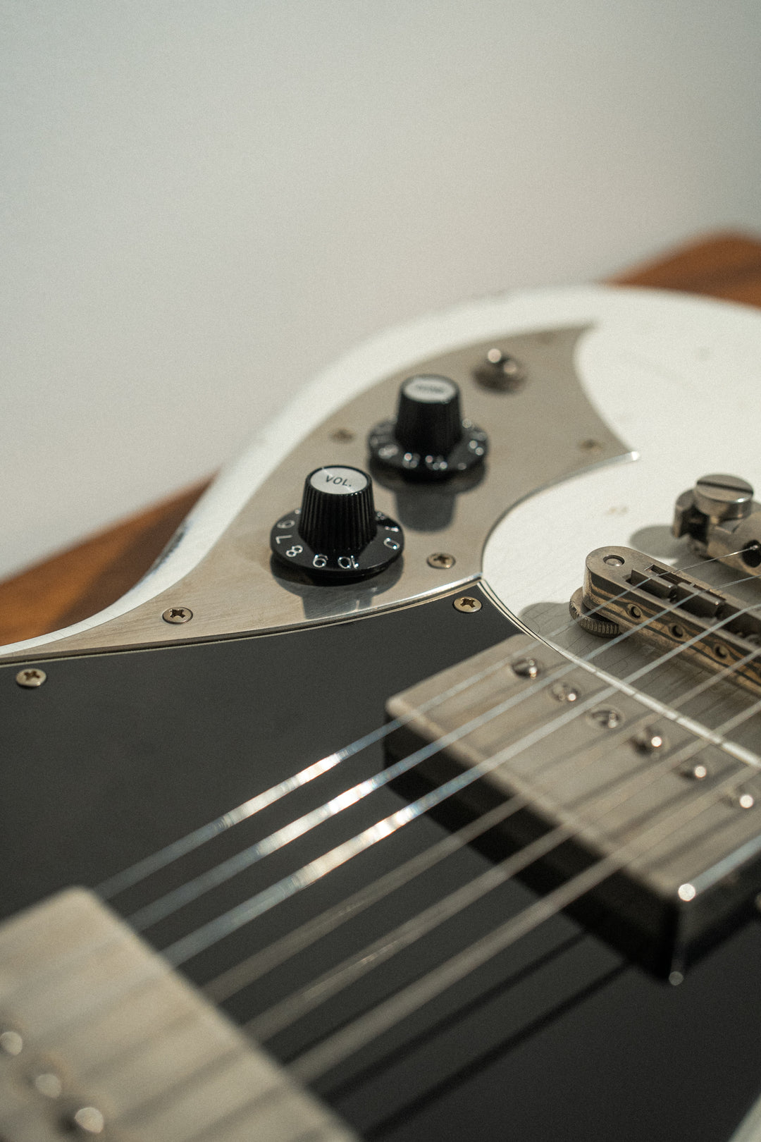 SERUS H2 - Olympic White over '64 3-Tone Burst | From The Bench