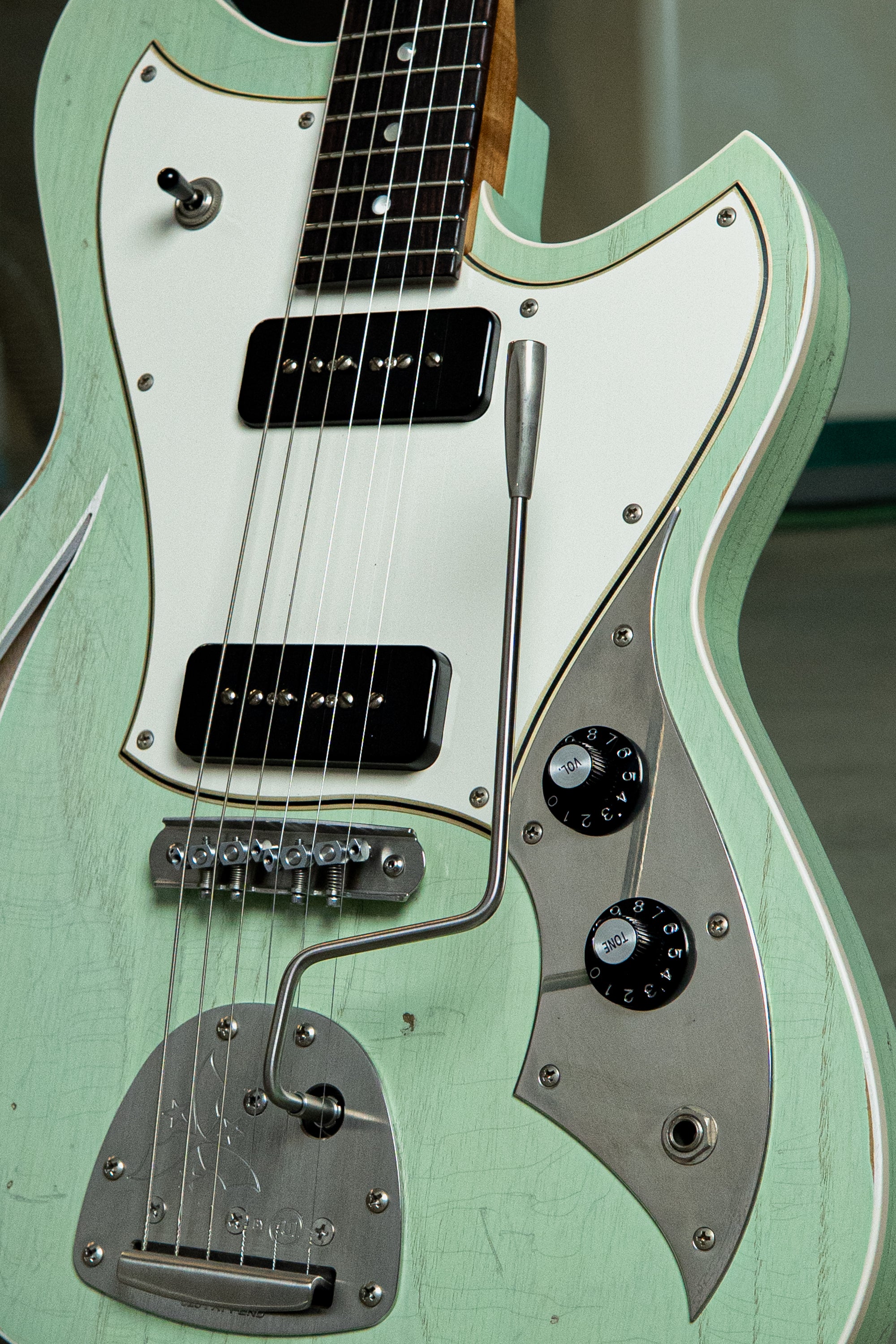 MIRIS J - Surf Mary Kaye | NAMM 26 – Novo Guitars