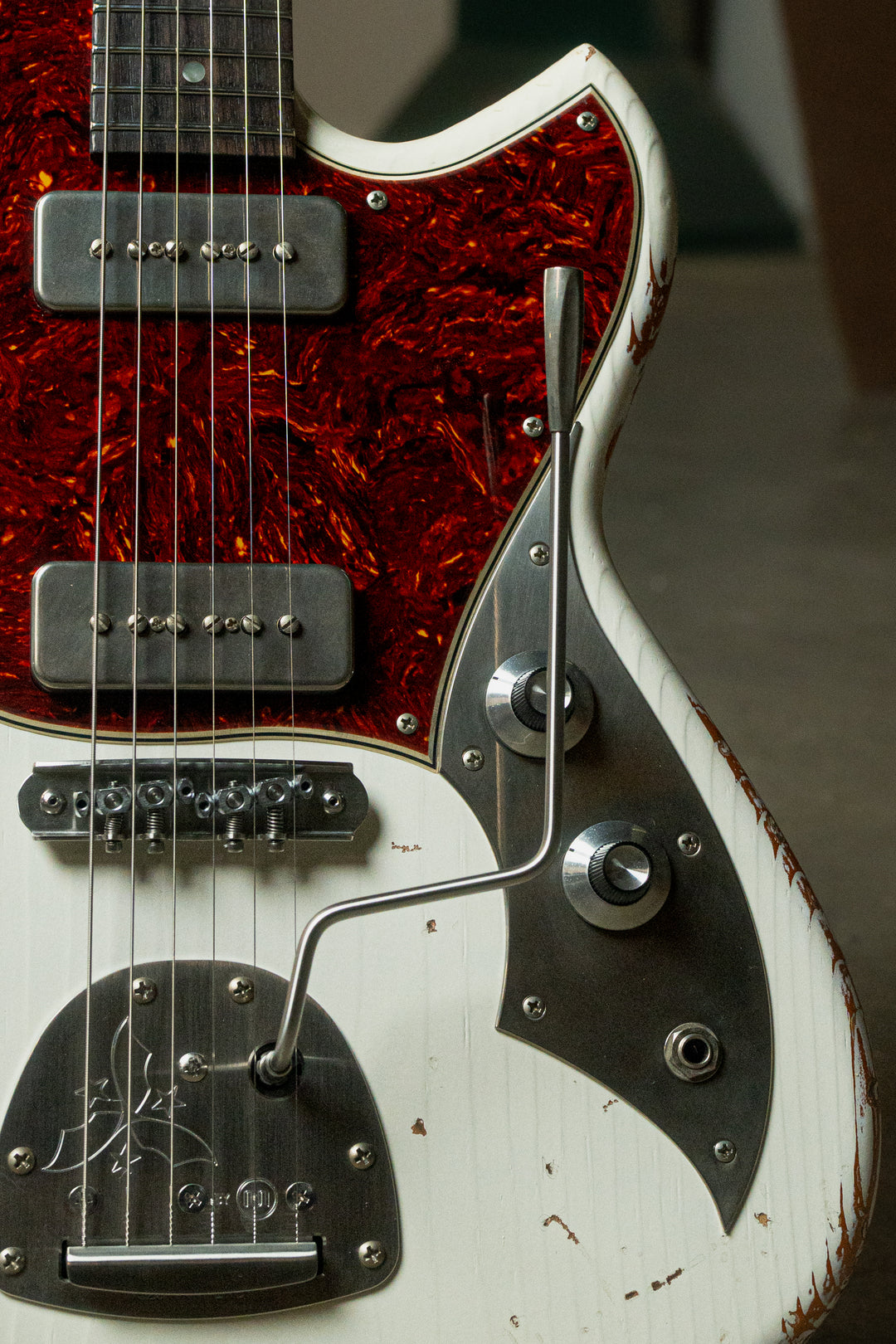 SERUS J - Olympic White over Aztec Gold | NAMM 26