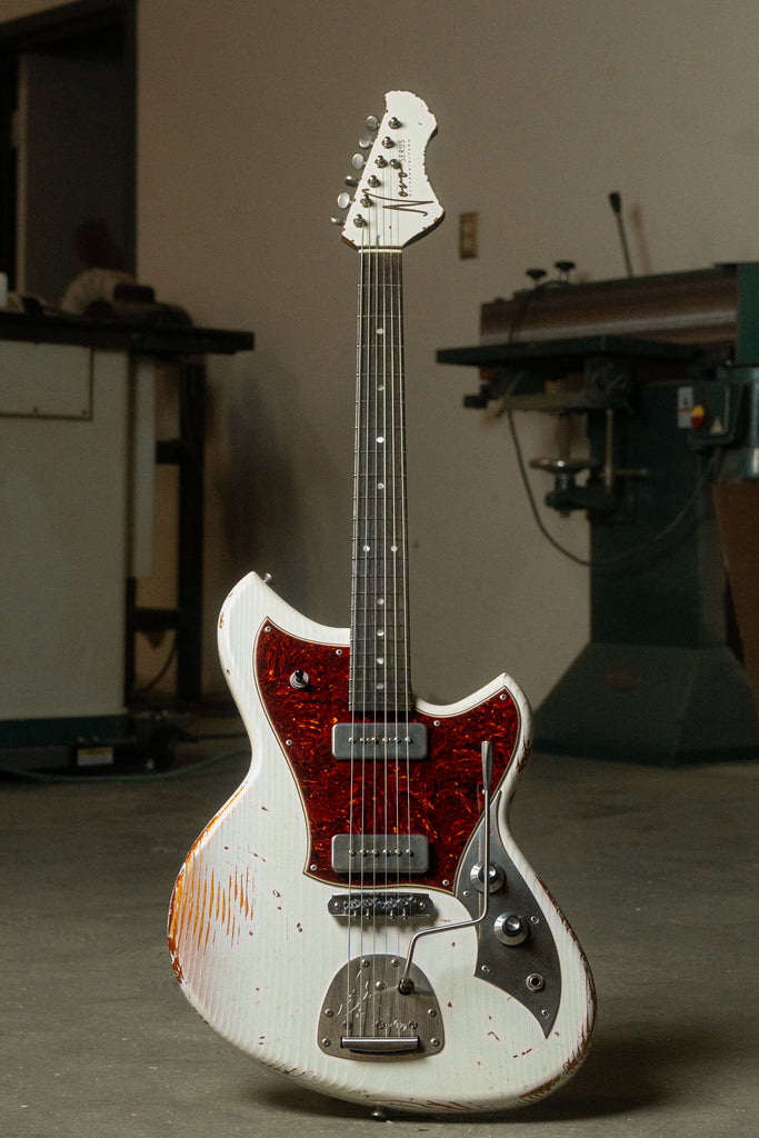 SERUS J - Olympic White over Aztec Gold | NAMM 26 – Novo Guitars