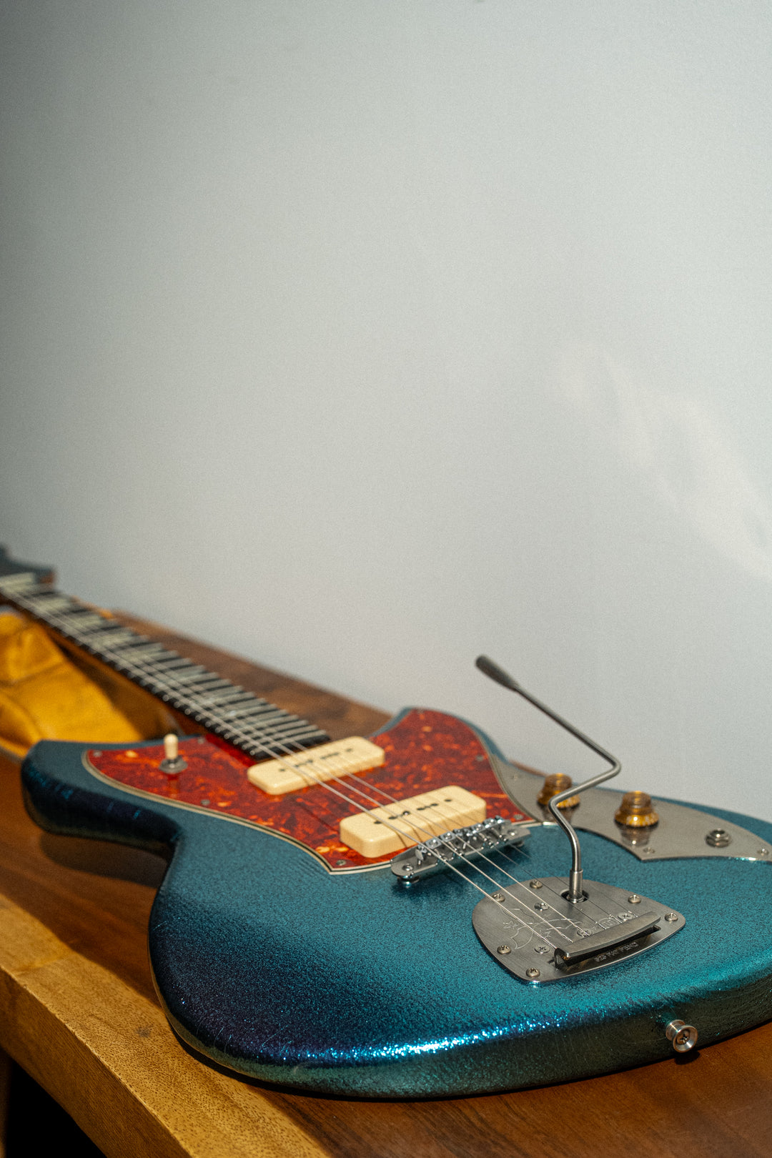 SERUS J - Lake Placid Blue Sparkle | From The Bench