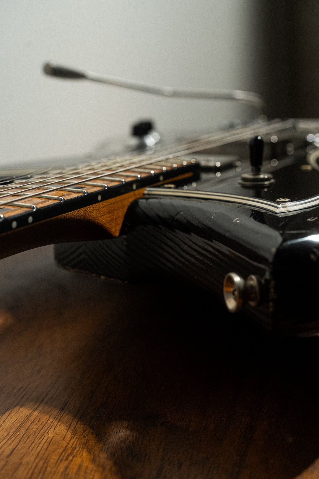 SERUS JHH - Bull Black | From the Bench