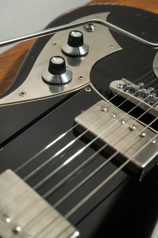 SERUS JHH - Bull Black | From the Bench