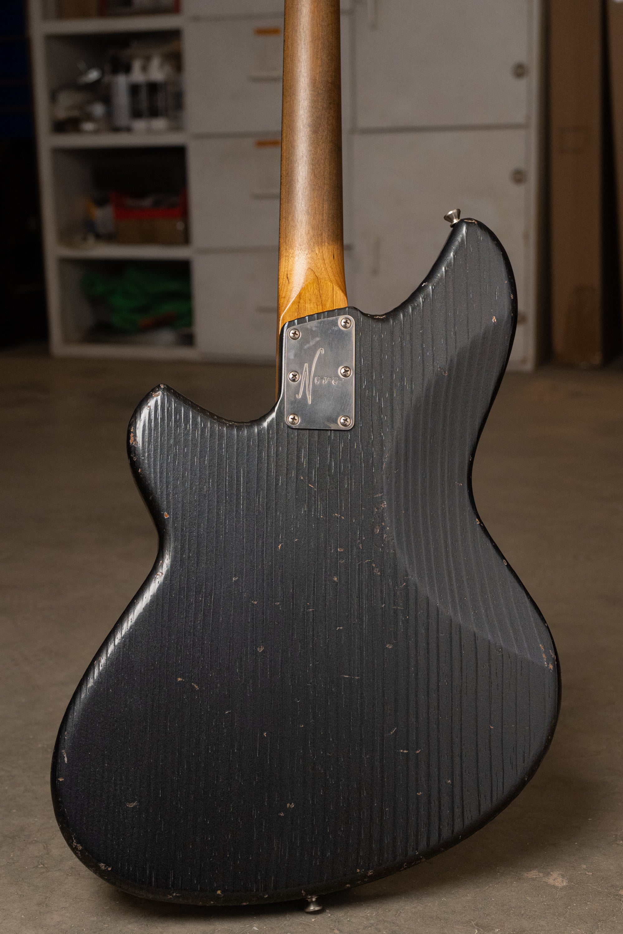 IVORUS - Charcoal Frost | NAMM 26 – Novo Guitars