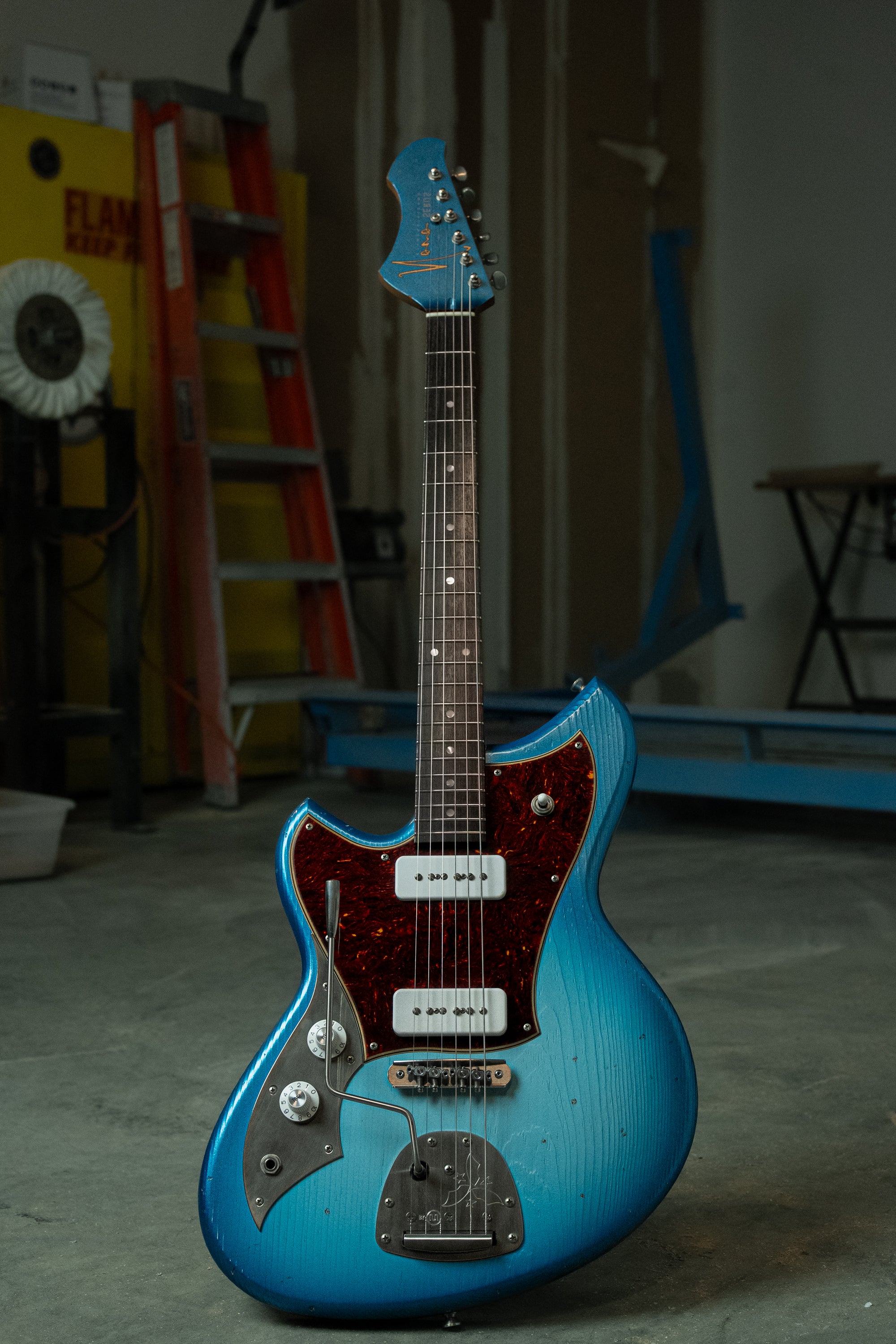 SERUS J Lefty - Lake Sonic Burst | NAMM 26 – Novo Guitars