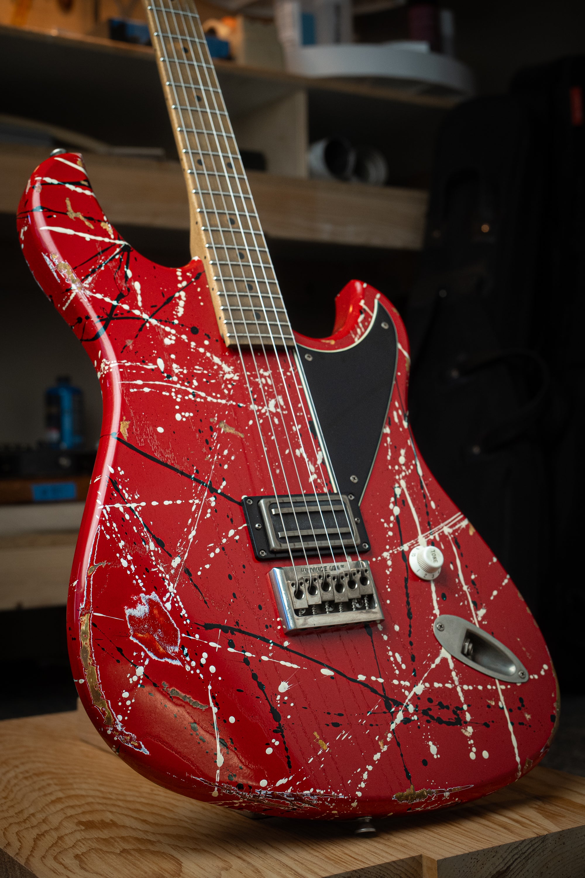 Signature IDRIS H1 - Red/Black/White Splatter | NAMM 26 – Novo Guitars
