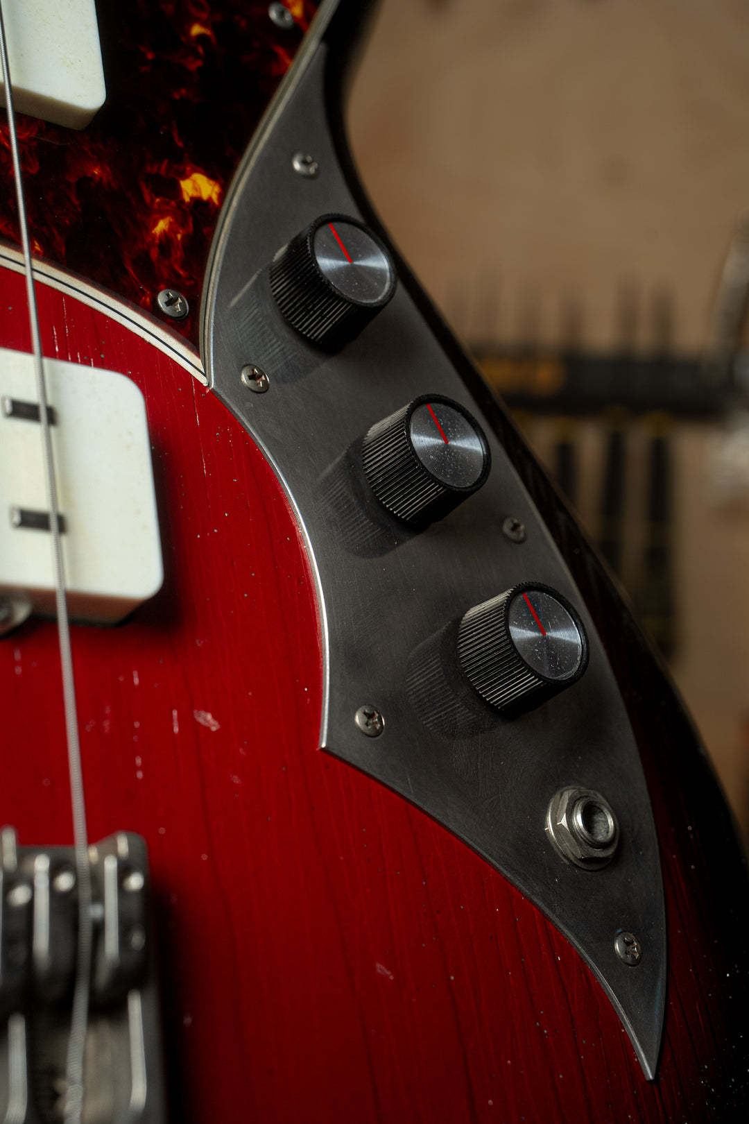 IVORUS - Silvertone Burst | Signature