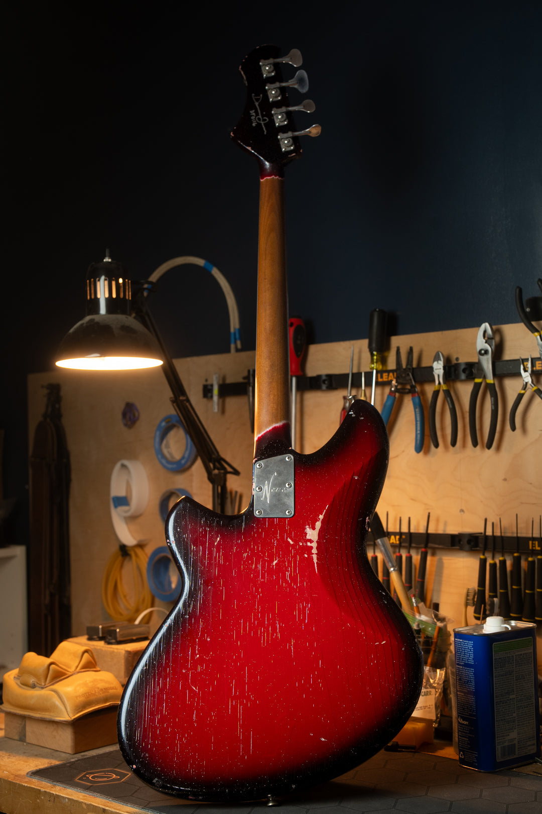 IVORUS - Silvertone Burst | Signature