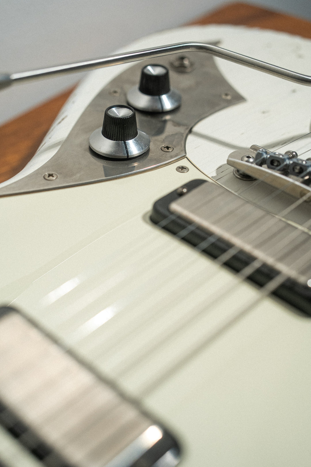 SERUS J - Olympic White | From The Bench