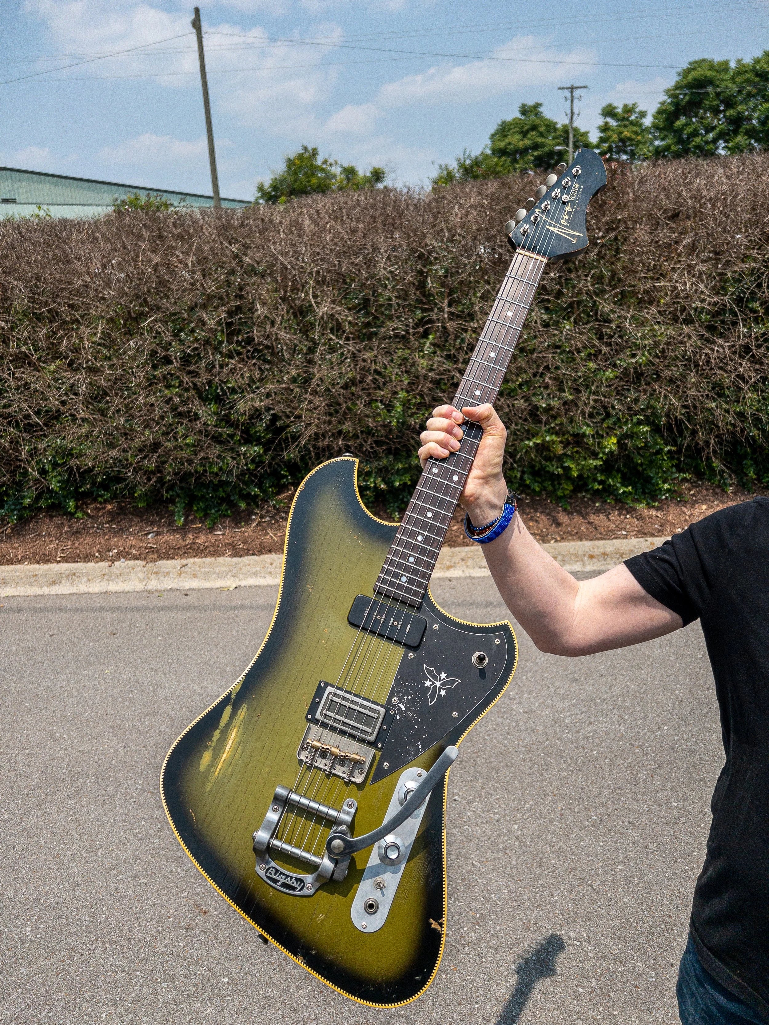 Signature VOLTUR - Uffington Burst – Novo Guitars