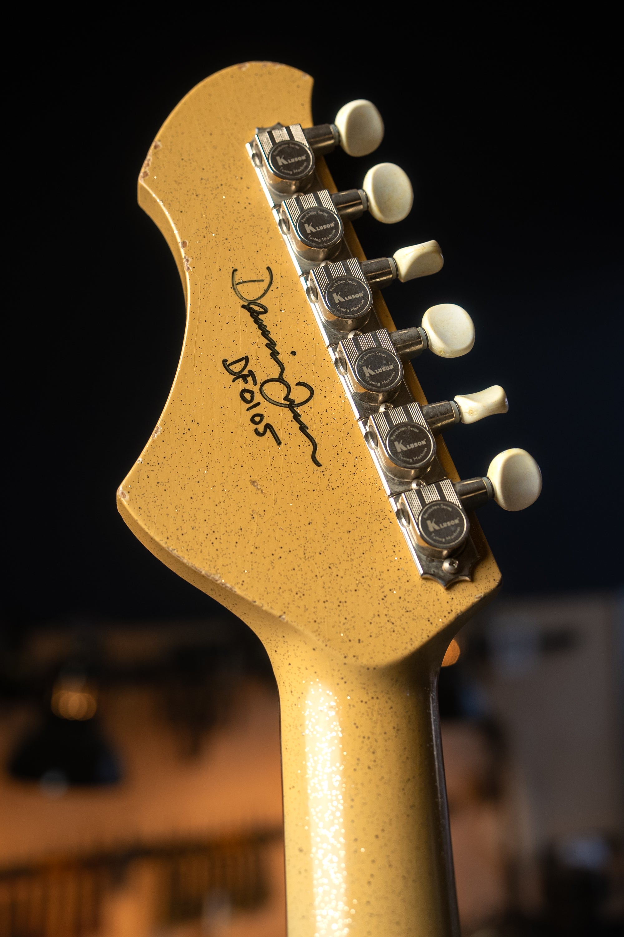 Chambered SERUS T - Desert Sand | Signature (2 of 3) – Novo Guitars