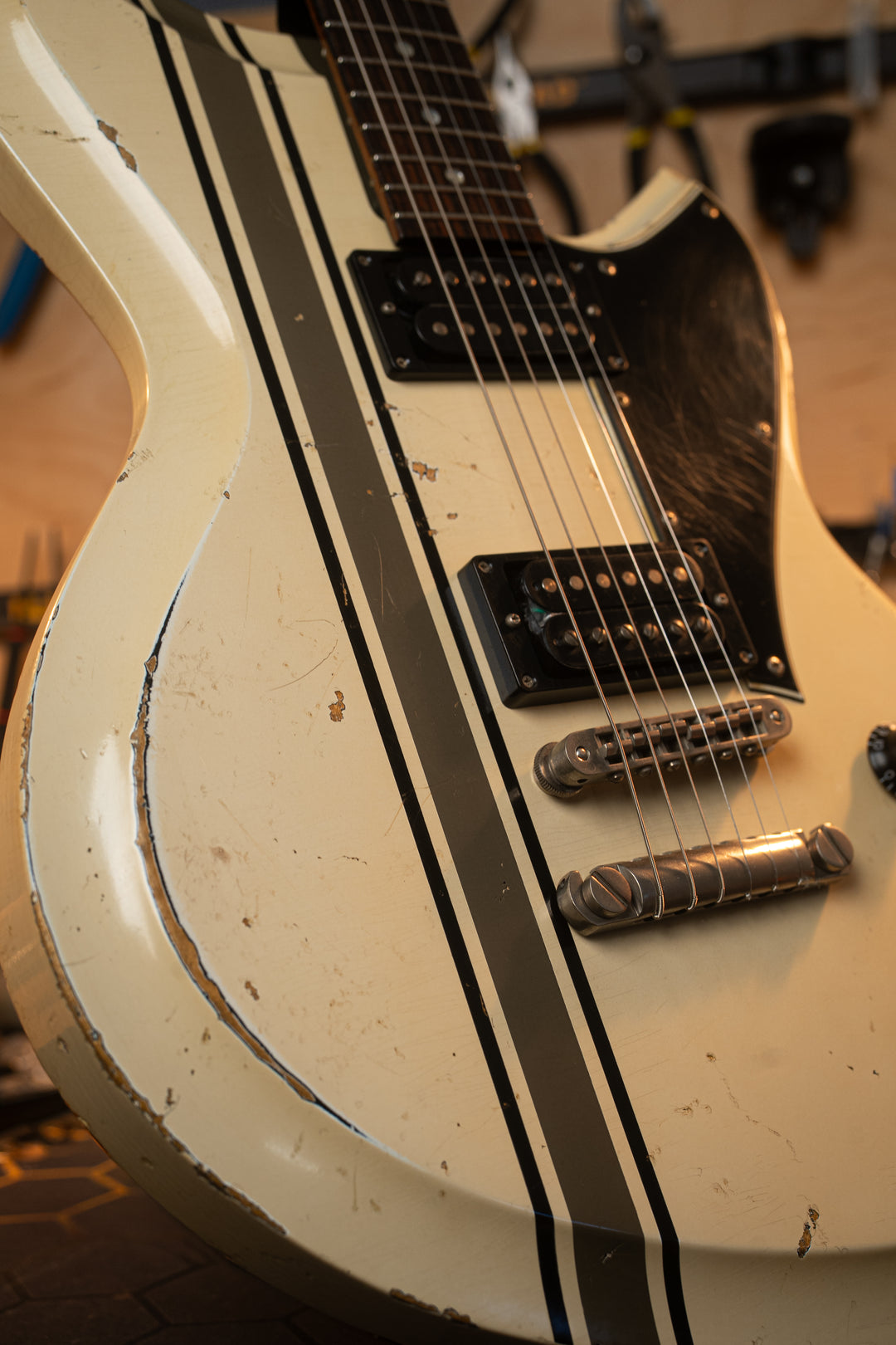 Chambered SERUS H2 - Competition Olympic White over Bull Black | Signature