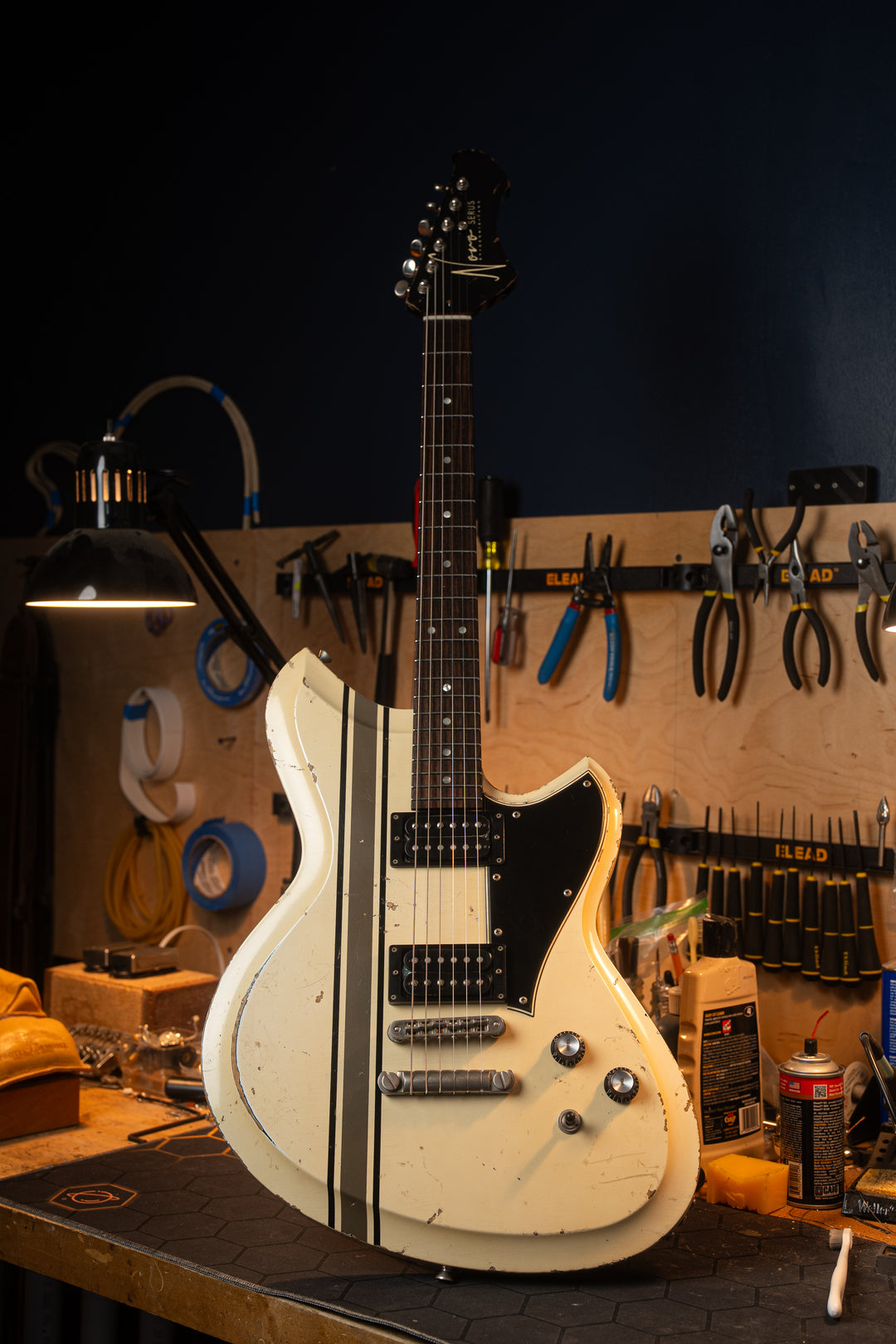 Chambered SERUS H2 - Competition Olympic White over Bull Black | Signature