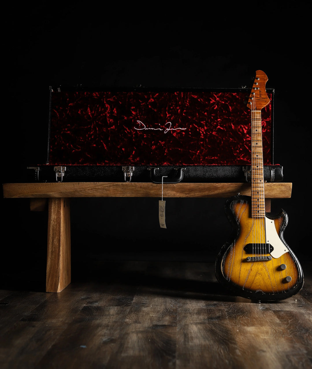 NOVO SIGNATURE SOLUS M1 - 2-Tone Burst on Swamp Ash (1 of 5)