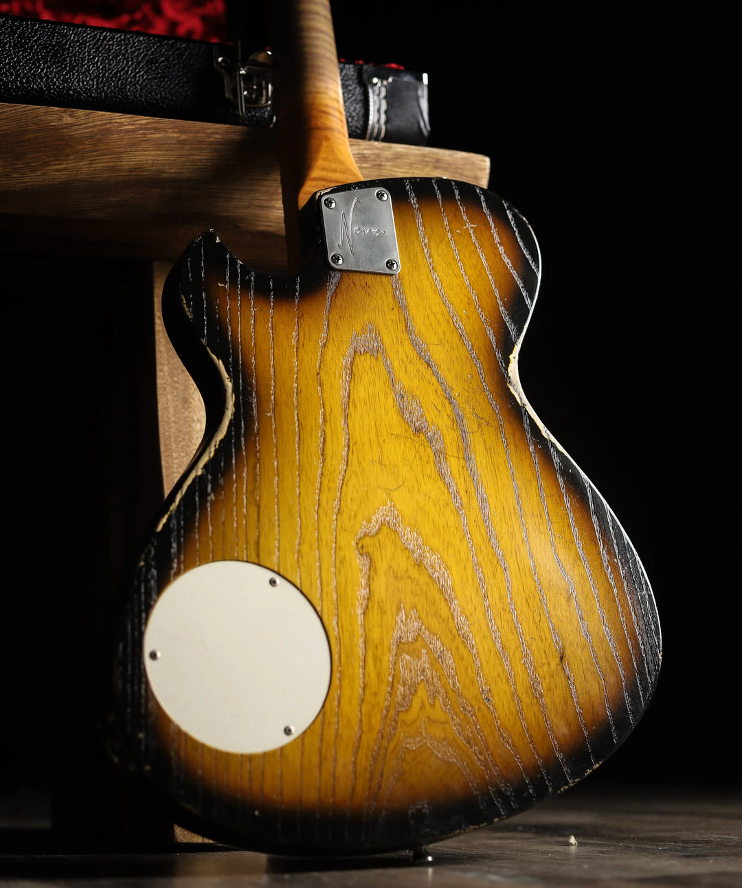 NOVO SIGNATURE SOLUS M1 - 2-Tone Burst on Swamp Ash (1 of 5)