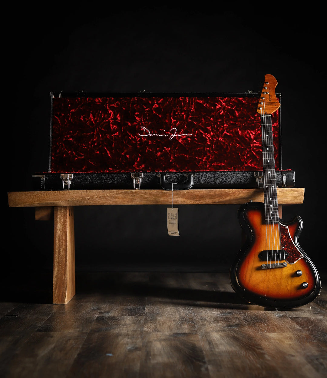 NOVO SIGNATURE SOLUS M1 - 3-Tone Burst on Alder (2 of 5)