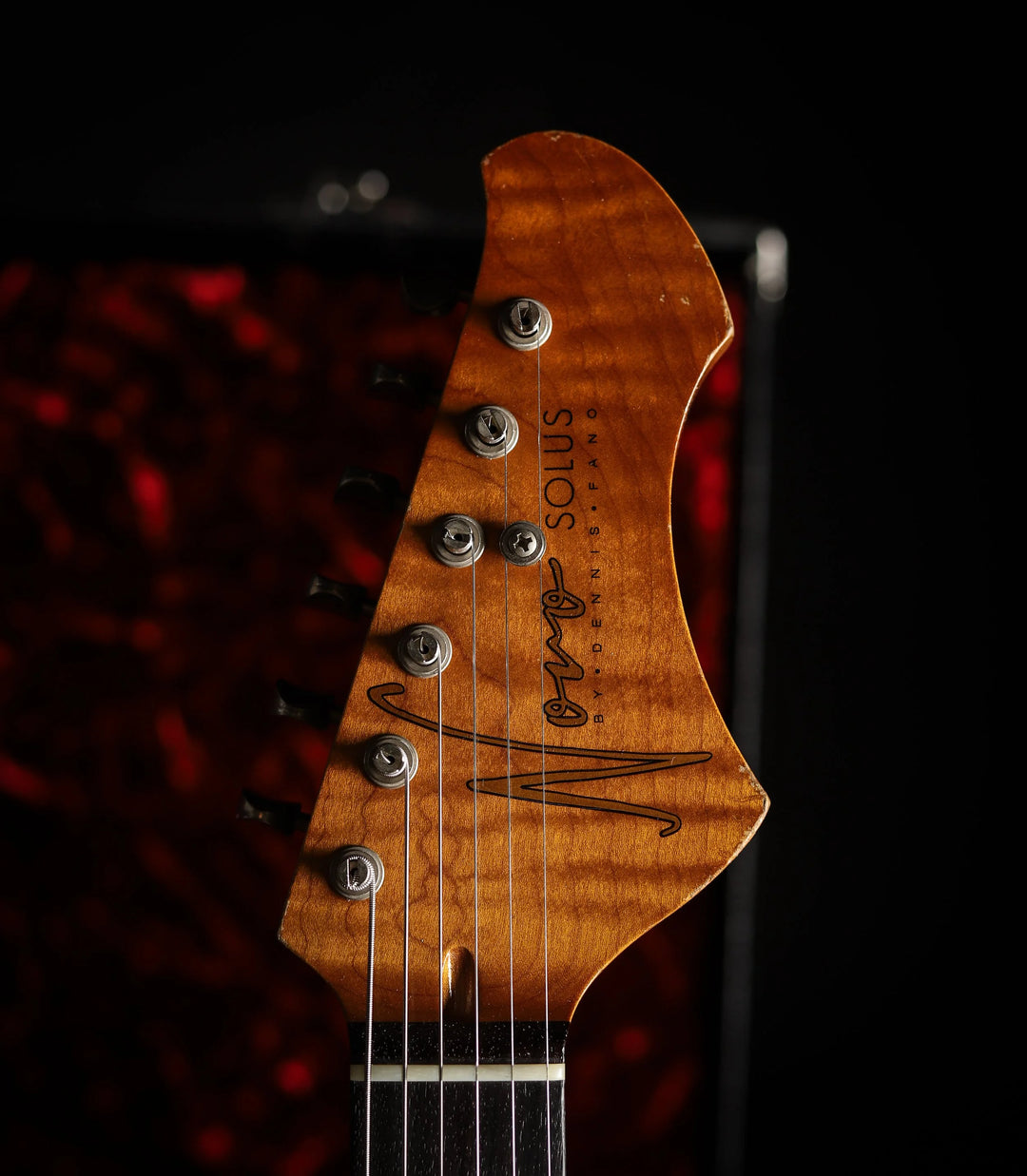 NOVO SIGNATURE SOLUS M1 - 3-Tone Burst on Alder (2 of 5)