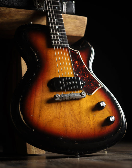 NOVO SIGNATURE SOLUS M1 - 3-Tone Burst on Alder (2 of 5)