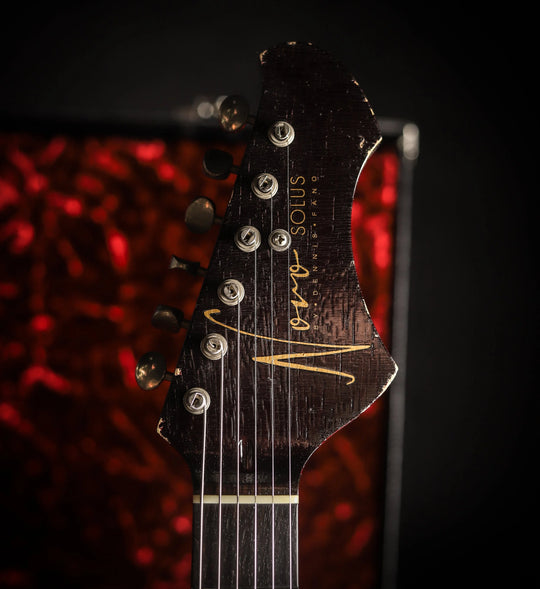 NOVO SIGNATURE SOLUS M1 - Dark Burst on Korina (3 of 5)