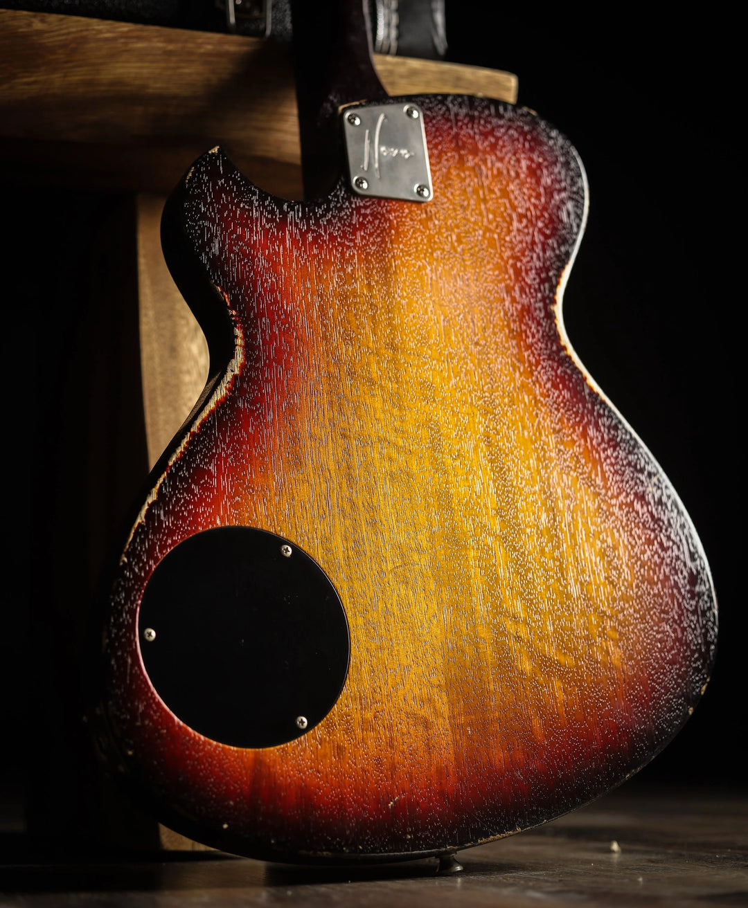 NOVO SIGNATURE SOLUS M1 - Dark Burst on Korina (3 of 5)