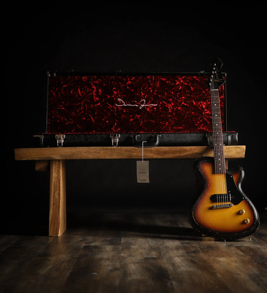 NOVO SIGNATURE SOLUS M1 - TV Burst on Mahogany (4 of 5)