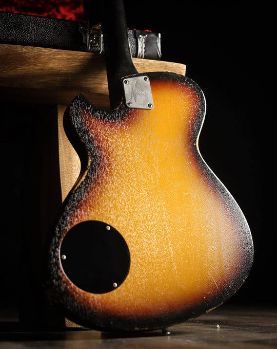 NOVO SIGNATURE SOLUS M1 - TV Burst on Mahogany (4 of 5)