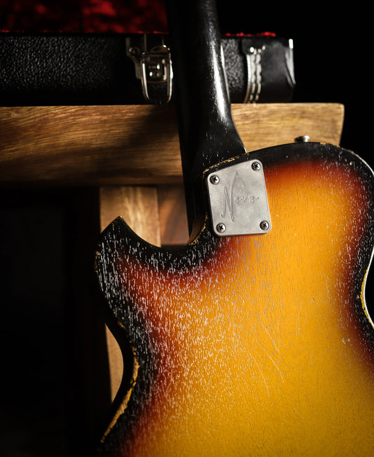 NOVO SIGNATURE SOLUS M1 - TV Burst on Mahogany (4 of 5)