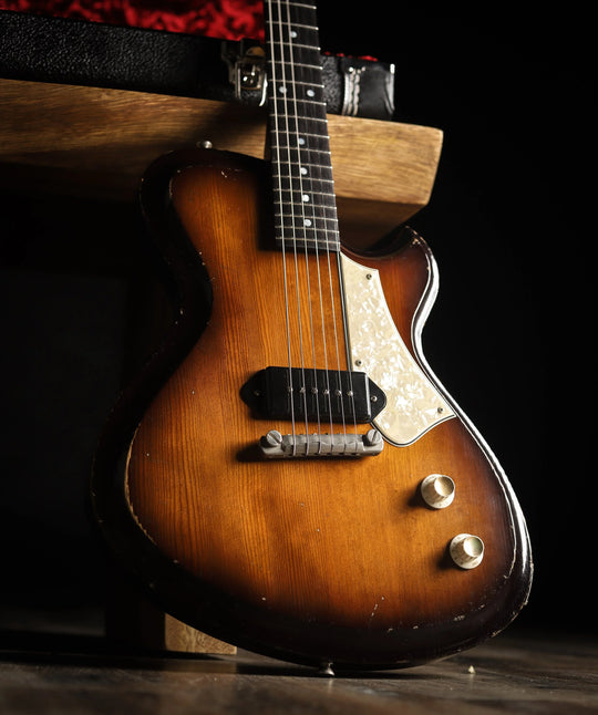 NOVO SIGNATURE SOLUS M1 - Amber Burst on Tempered Spruce (5 of 5)
