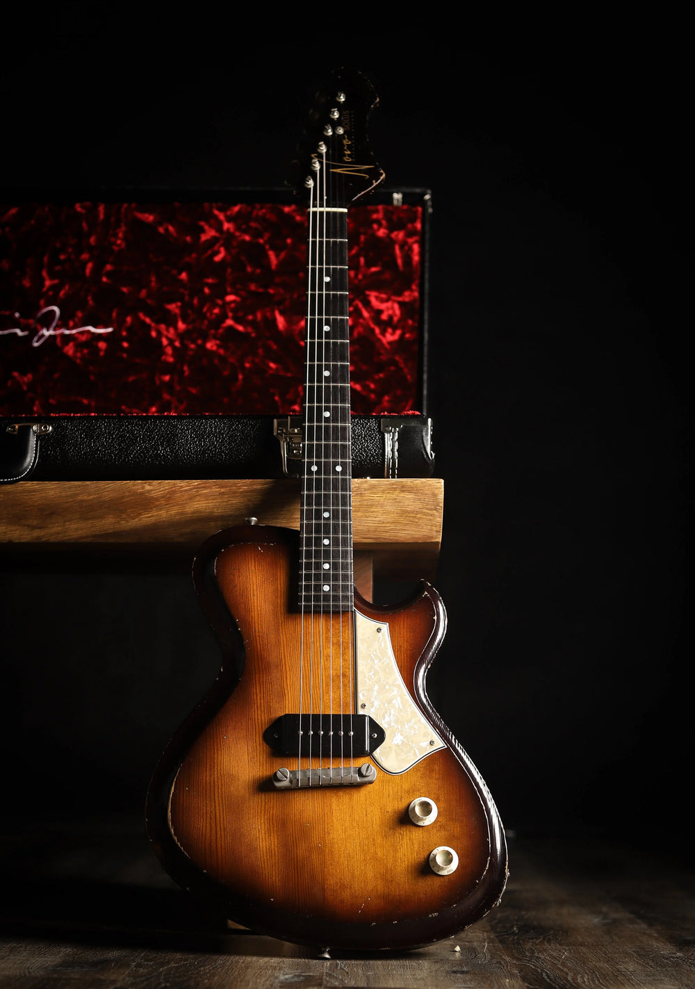 NOVO SIGNATURE SOLUS M1 - Amber Burst on Tempered Spruce (5 of 5)