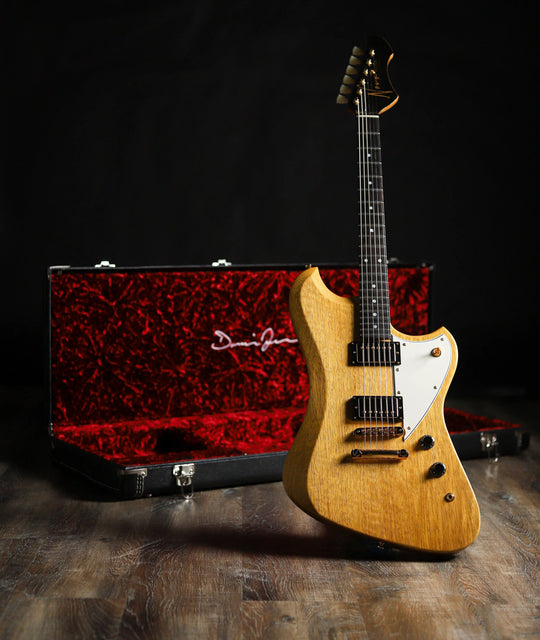 NOVO SIGNATURE VOLTUR DLX - Korina (2 of 6)