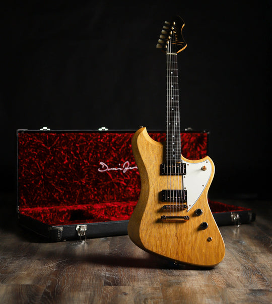 NOVO SIGNATURE VOLTUR DLX - Korina (4 of 6)