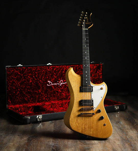NOVO SIGNATURE VOLTUR DLX - Korina (6 of 6)