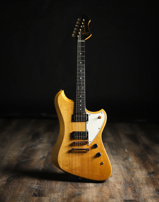 NOVO SIGNATURE VOLTUR DLX - Korina (1 of 6)