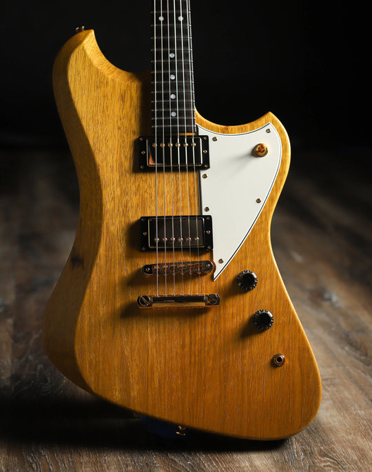 NOVO SIGNATURE VOLTUR DLX - Korina (3 of 6)
