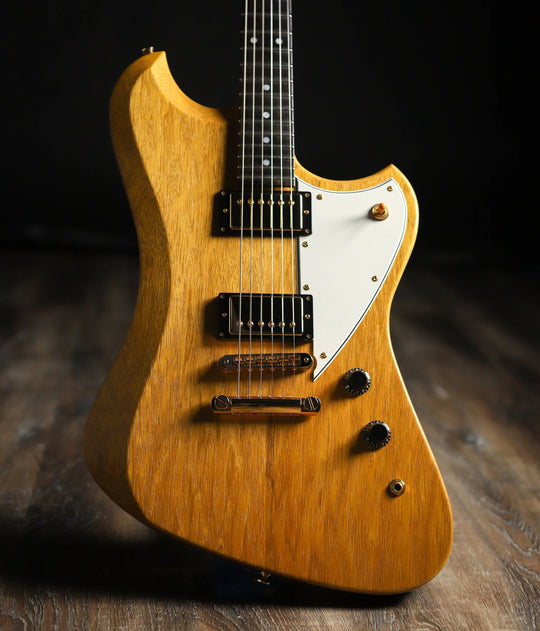 NOVO SIGNATURE VOLTUR DLX - Korina (4 of 6)