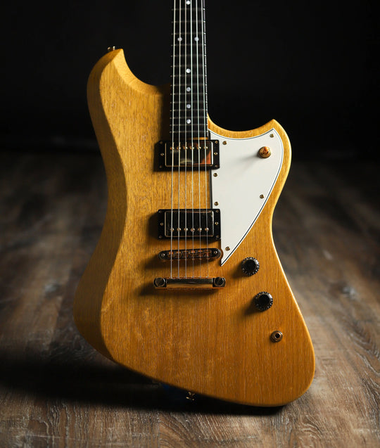 NOVO SIGNATURE VOLTUR DLX - Korina (6 of 6)