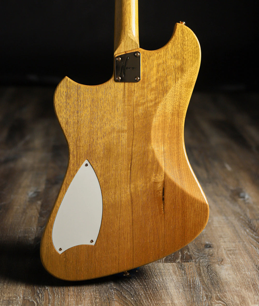 NOVO SIGNATURE VOLTUR DLX - Korina (5 of 6)