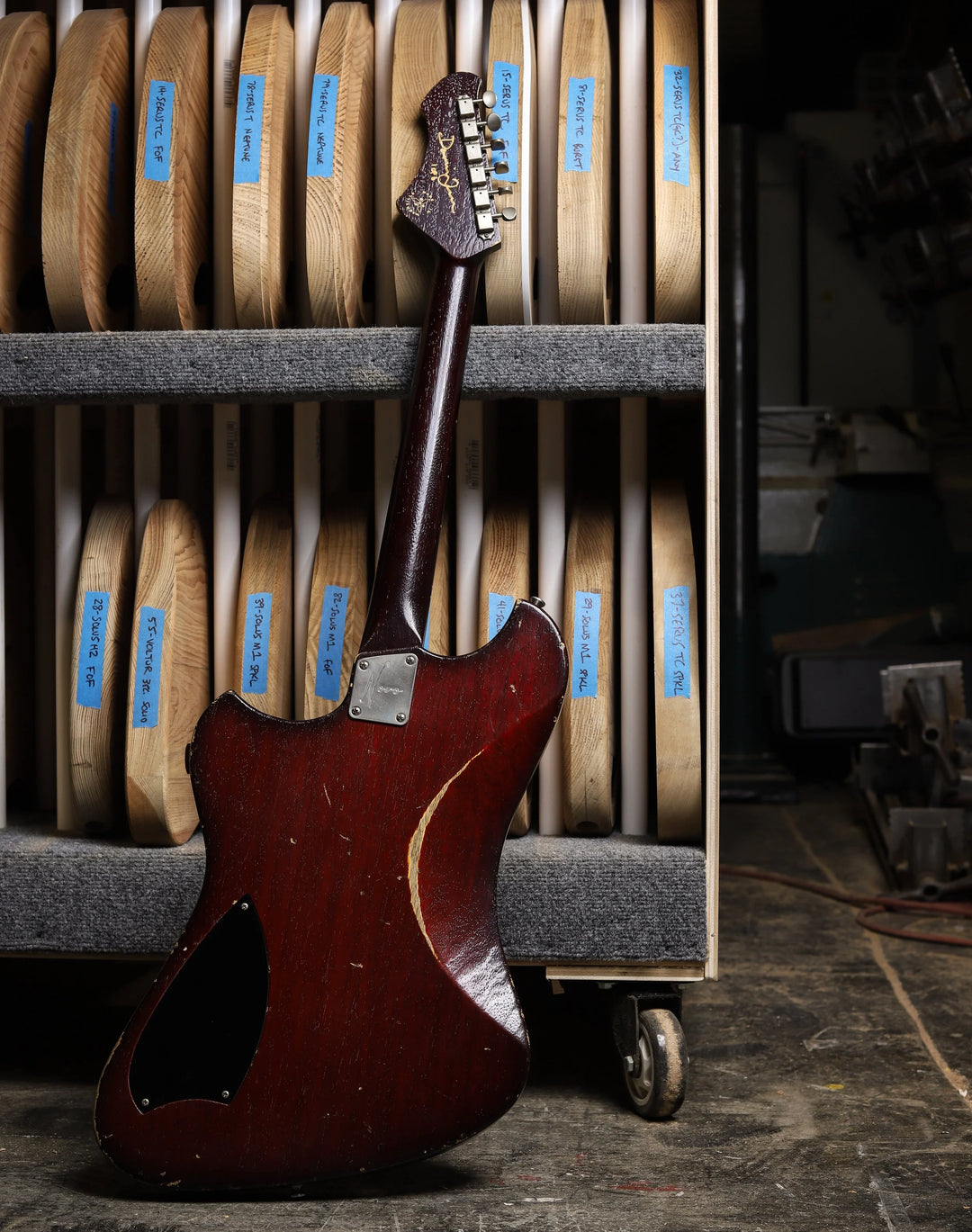 NOVO SIGNATURE VOLTUR - Dark Burst (1 of 6)