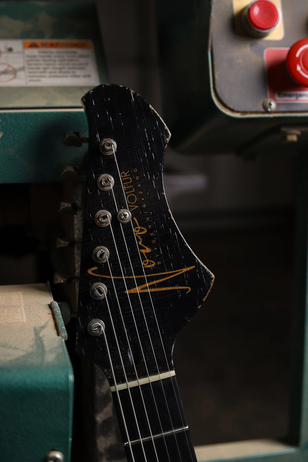 NOVO SIGNATURE VOLTUR - Cat's Eye Burst (6 of 6)