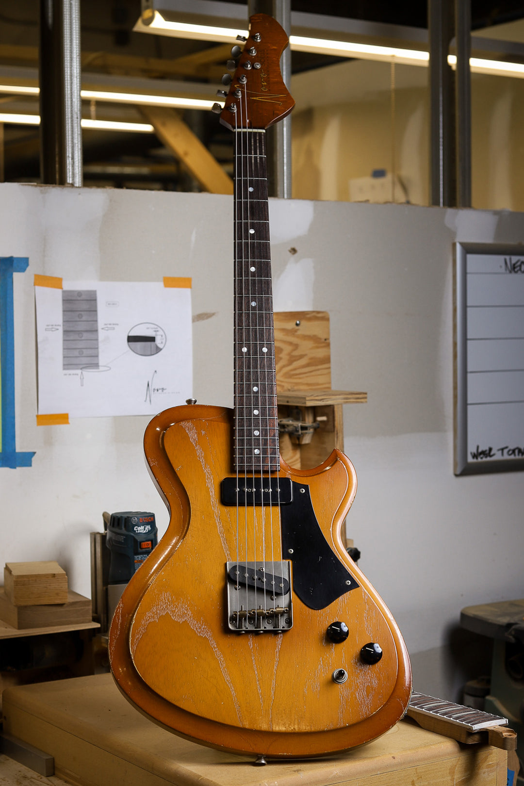 Novo Solus F2 in Nicotine Blonde