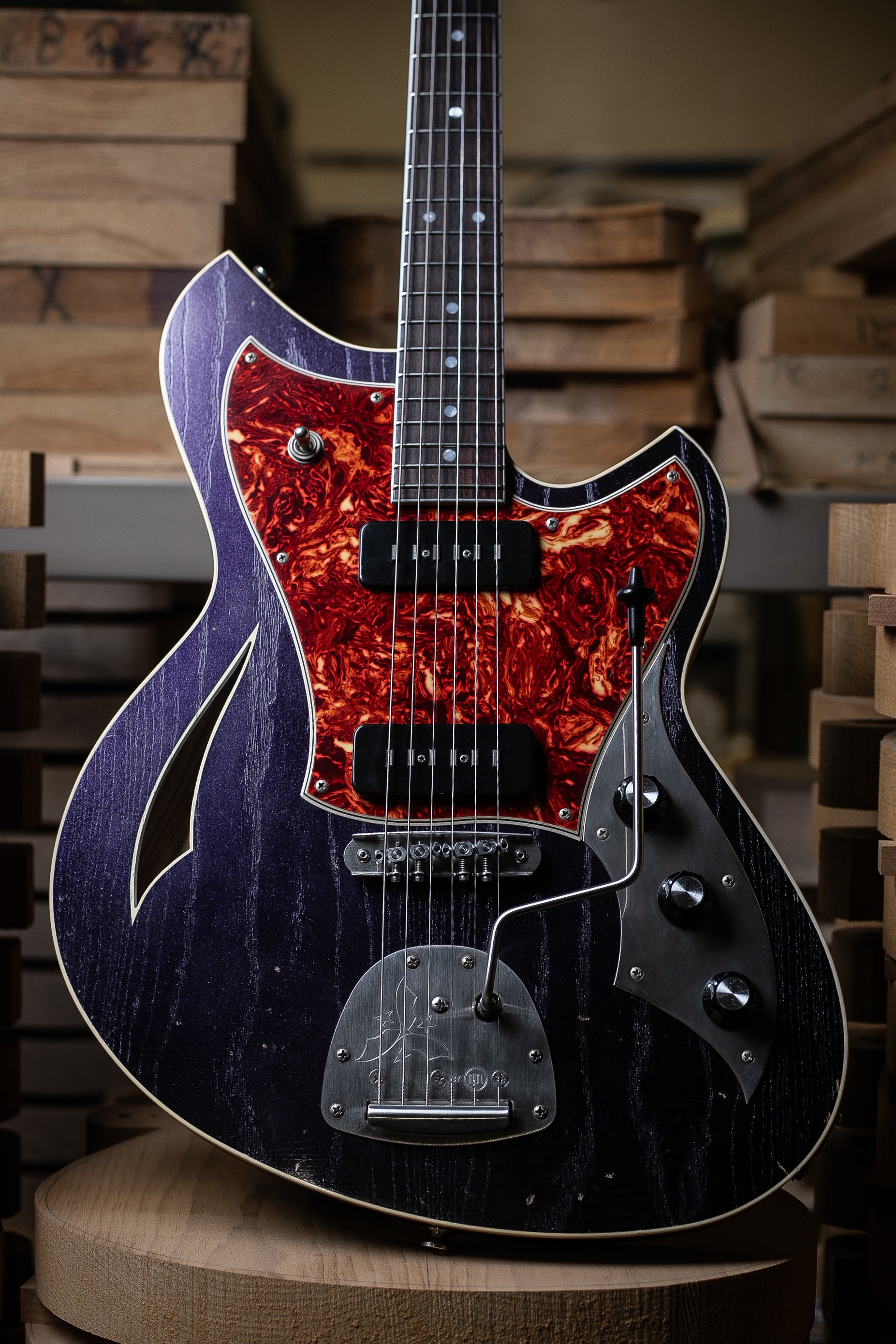 Signature Miris J - Purple Stranger – Novo Guitars