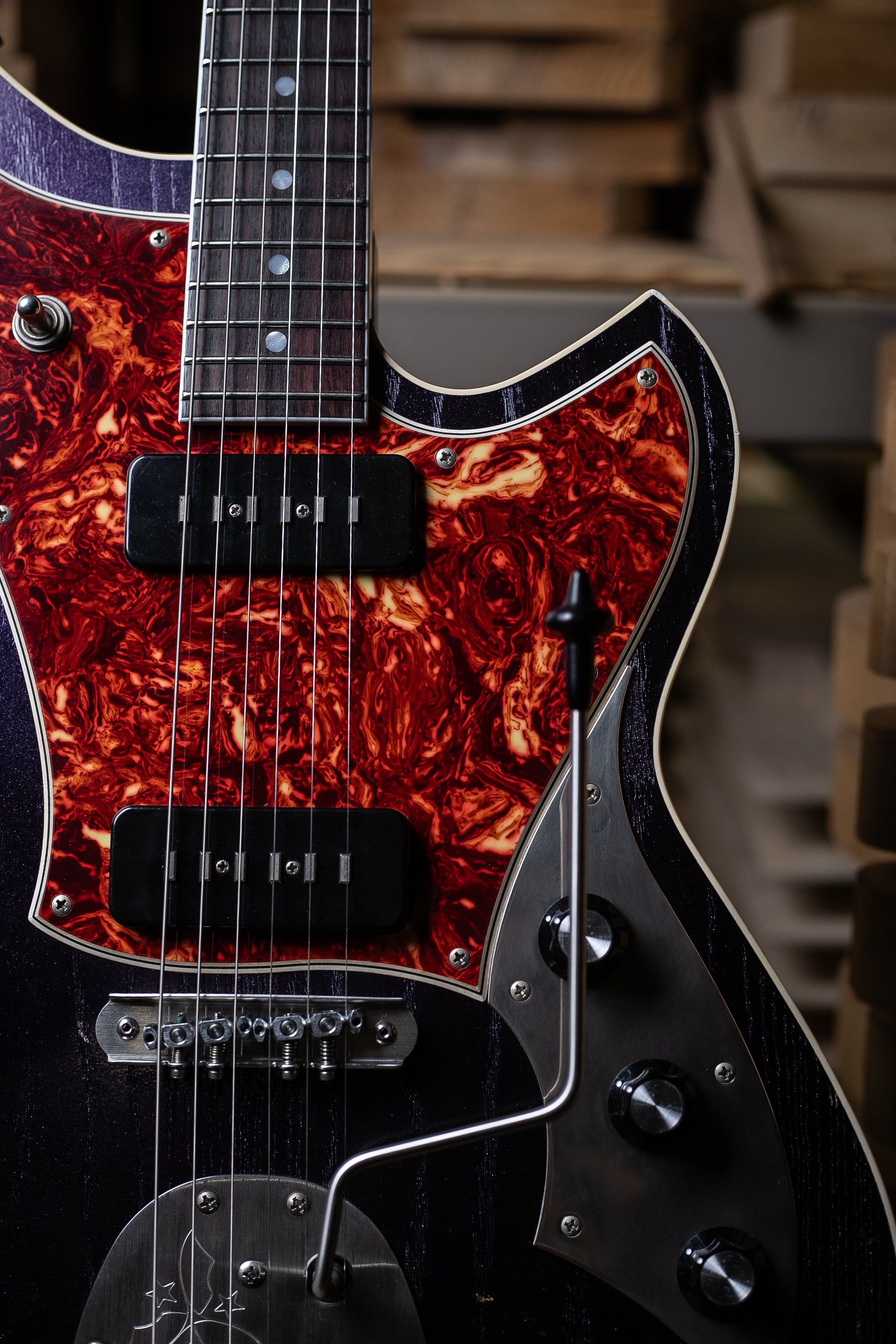 Signature MIRIS J - Purple Stranger – Novo Guitars