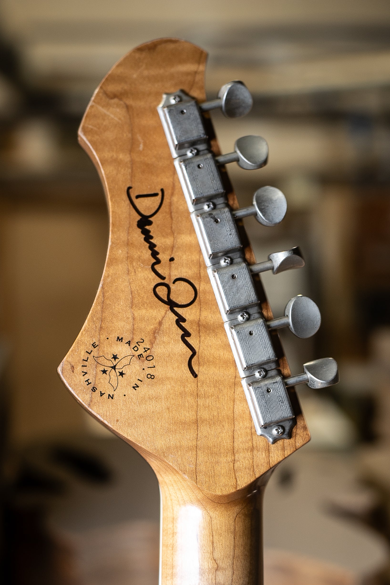 Signature MIRIS J - Purple Stranger – Novo Guitars