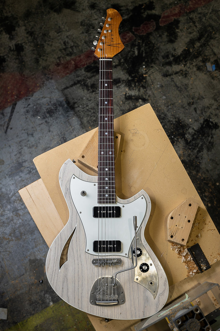 Novo Guitars