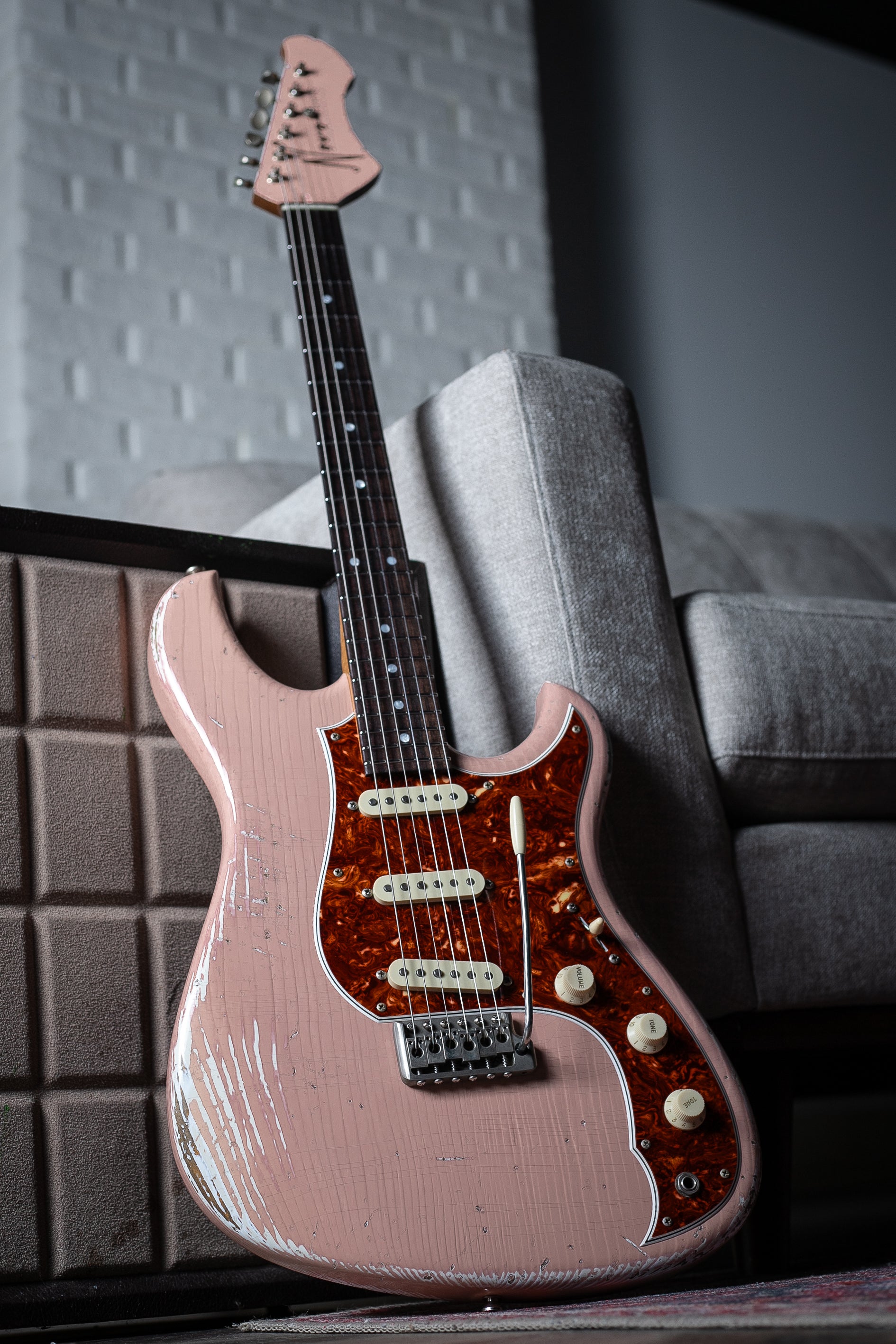 ギター Novo Guitars Idris SSS Shell Pink Novo Idris in Shell Pink – Novo Guitars