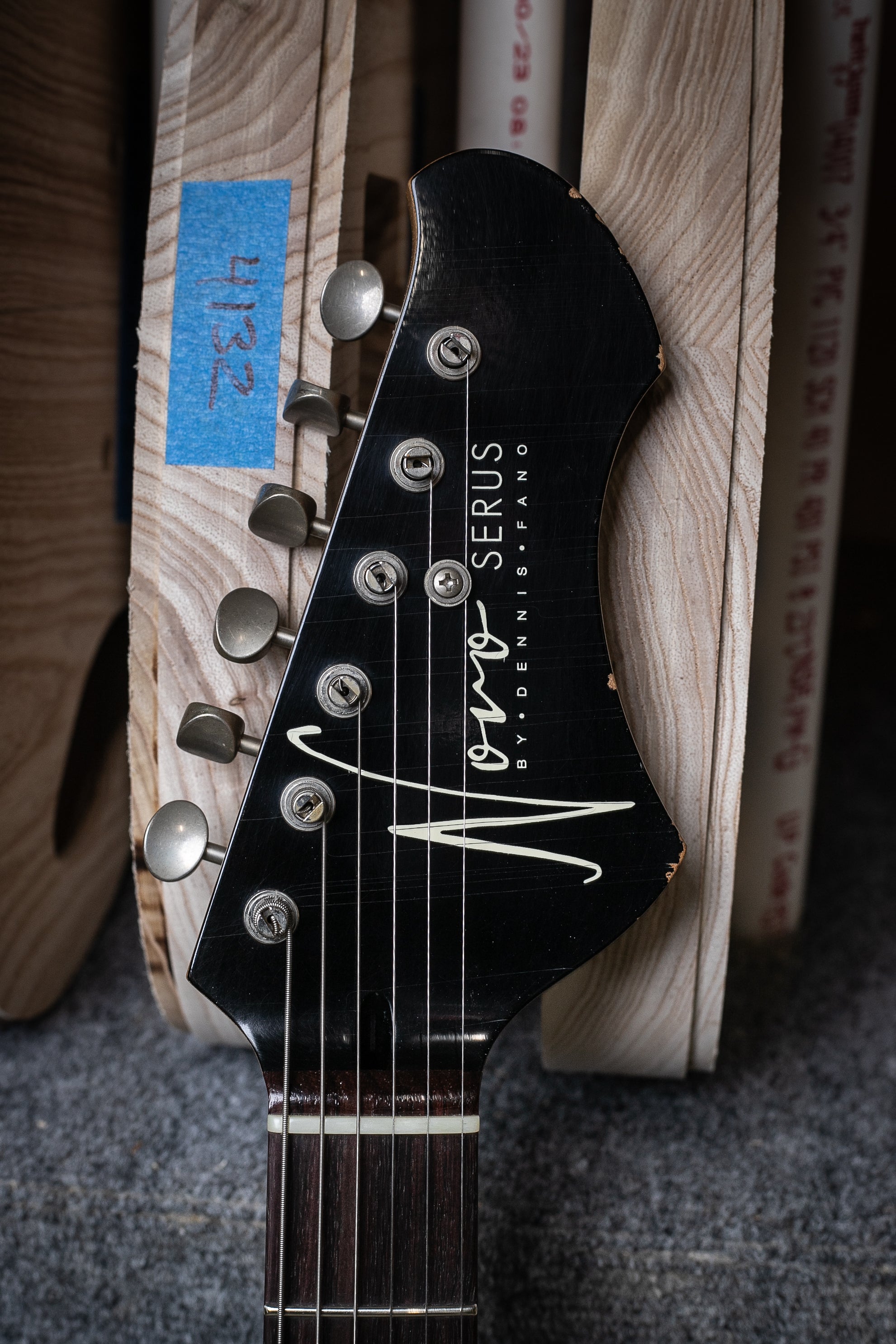 Novo Serus J in '64 3-Tone Burst – Novo Guitars