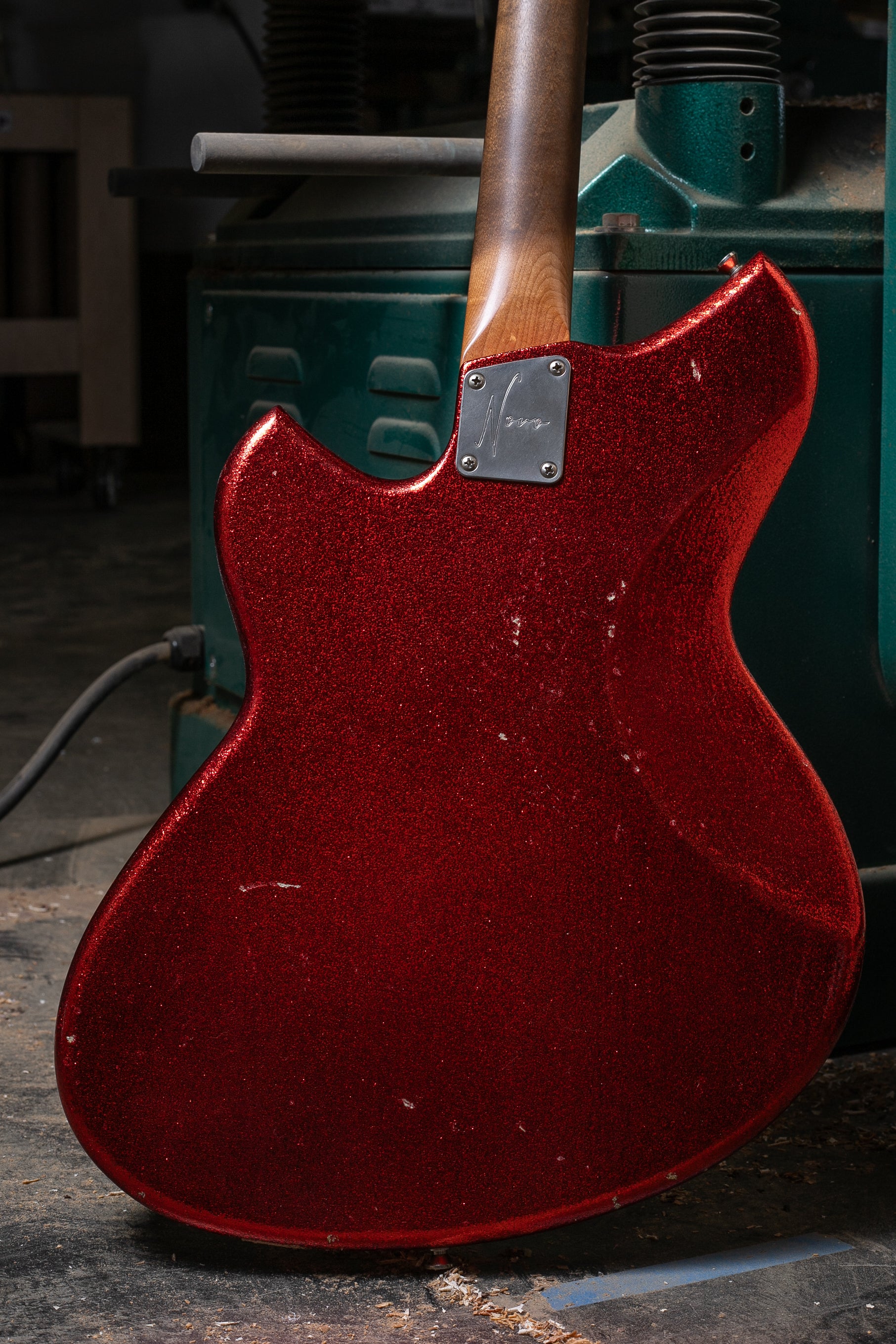 Novo Serus P2 in Candy Apple Red Sparkle – Novo Guitars